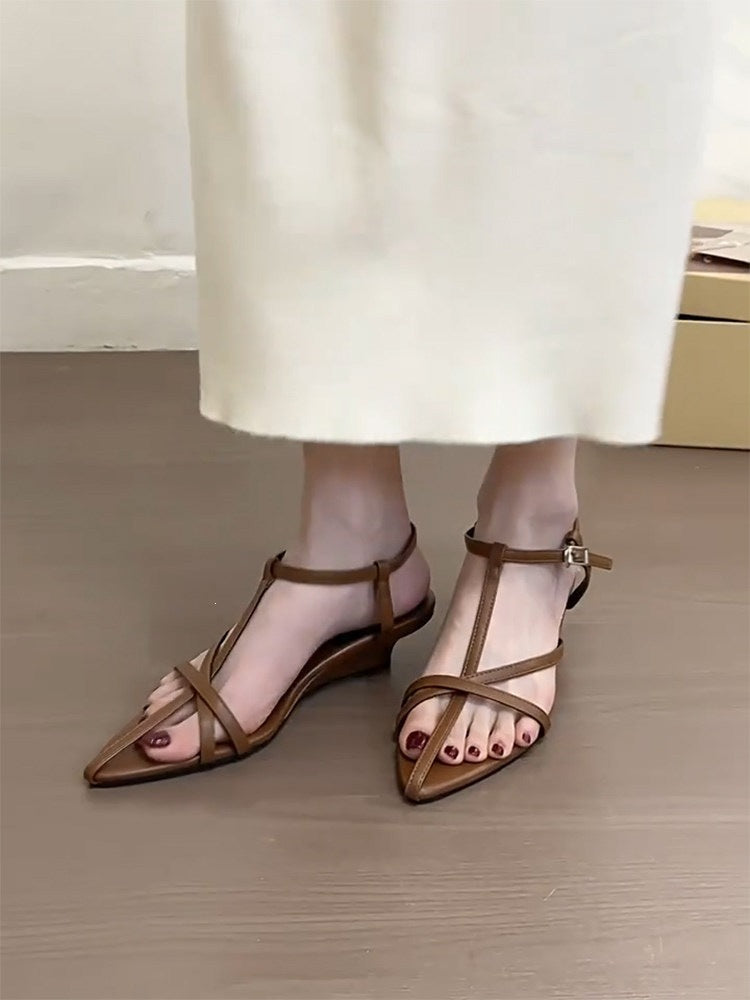 New Women's Chic Pointed-Toe Retro Sandals with Crisscross Straps